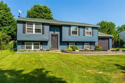12 Huntington Pkwy, Hamlin, NY 14464