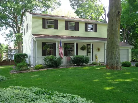 48 Clearview Dr, Ogden, NY 14559