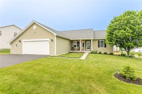 100 Doncaster Trl, West Henrietta, NY 14586