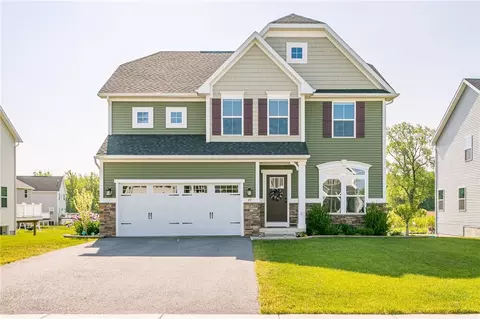 43 Harvest Ridge Trl, Henrietta, NY 14586