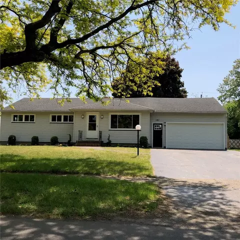 101 Stanridge Ct, Irondequoit, NY 14617