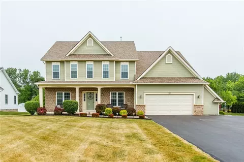20 Brockton Pl, Ogden, NY 14624