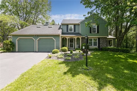 34 Rolling Meadows Way, Penfield, NY 14526