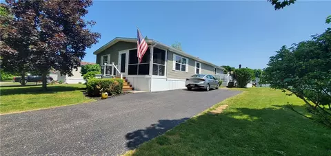 6336 Whispering Woods Dr, Williamson, NY 14589