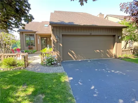 57 Sky Ridge Dr, Rochester, NY 14625
