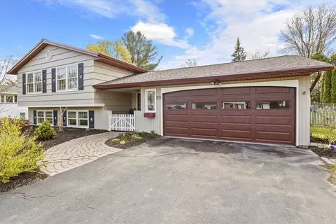 55 Rocmar Dr, Greece, NY 14626