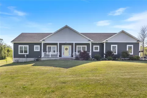 6105 Pease Rd, Williamson, NY 14589