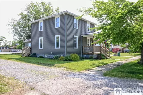 9 Fairview Ave, Dunkirk, NY 14048