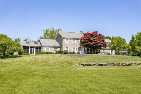 3 Krislynn Dr #PVT, Pittsford, NY 14534