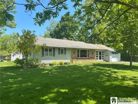 37 Woodland Pkwy, Evans, NY 14006
