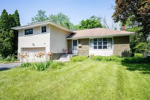 101 Clearview Dr, Pittsford, NY 14534