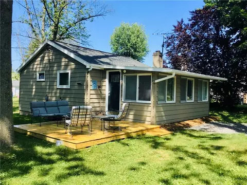 1030 Creek Ln, Carlton, NY 14571