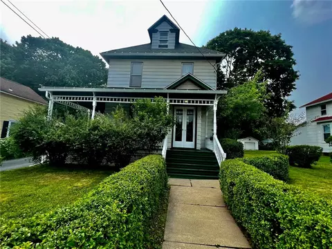 73 Holley St, Auburn, NY 13021
