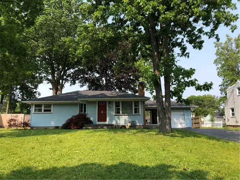223 Dellwood Rd, Greece, NY 14616