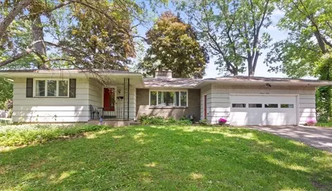 56 Eastwood Trl, Irondequoit, NY 14622