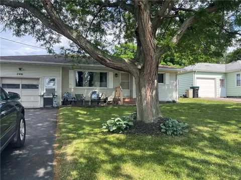 246 Knapp Ave, Irondequoit, NY 14609
