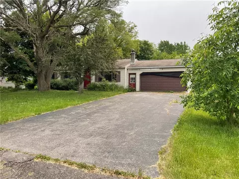 202 Wildflower Dr, Rochester, NY 14623
