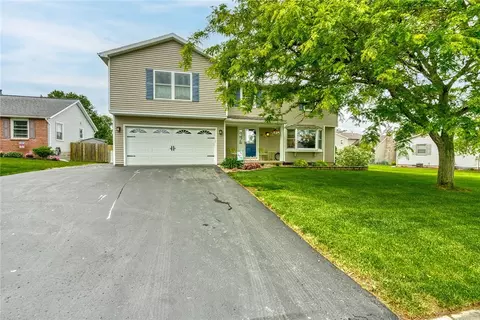 17 Fraser Dr, Parma, NY 14468