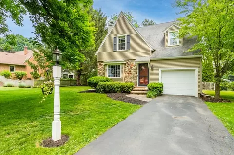 104 Dale Rd, Rochester, NY 14625