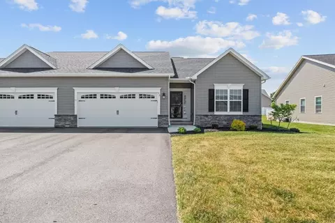 93 Spotts Cir, Riga, NY 14428
