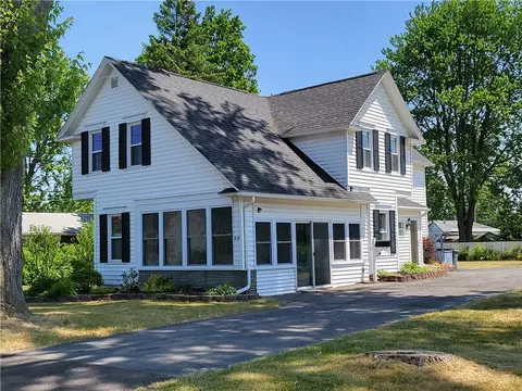 418 Allen Rd, Syracuse, NY 13212