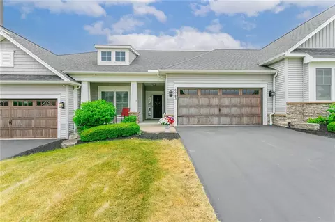 6943 Wyndham Hl, Victor, NY 14564
