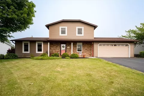 104 Brandy Brook Ln, Greece, NY 14612