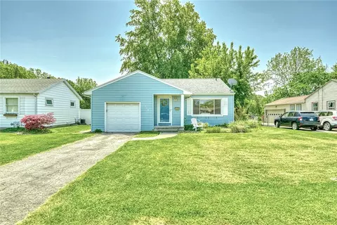 339 Pattonwood Dr, Irondequoit, NY 14617