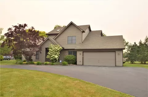 11 Scarlet Maple Dr, Spencerport, NY 14559