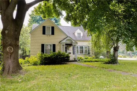 2781 Elmwood Ave, Rochester, NY 14618