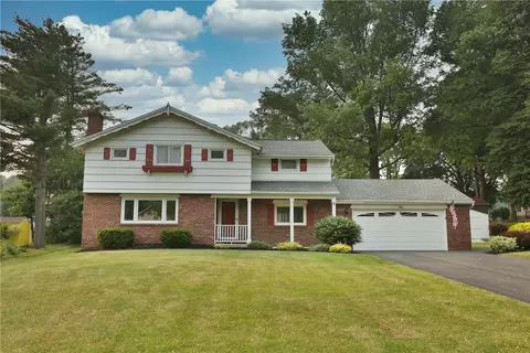 6 Bellmawr Dr, Chili, NY 14624