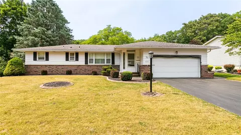 37 Rick Edge Cir, Irondequoit, NY 14609