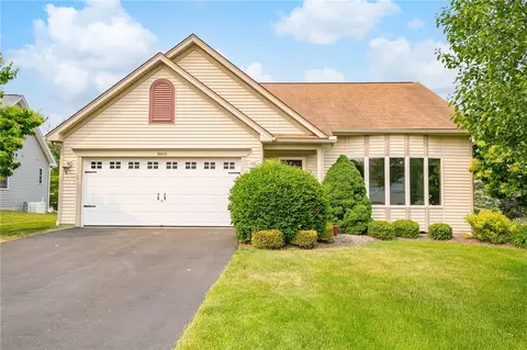 1460 Woodsview Way, Macedon, NY 14502