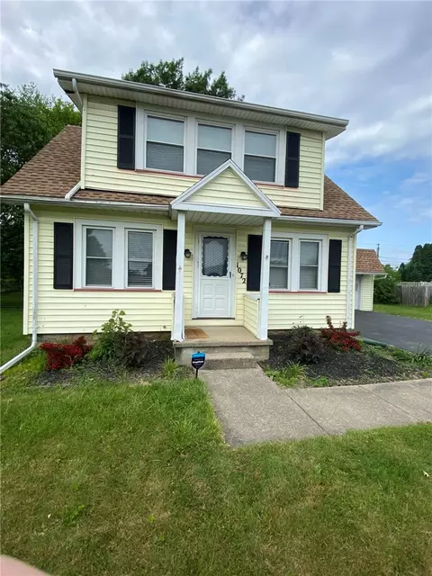 1072 Whitlock Rd, Irondequoit, NY 14609