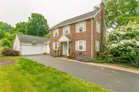 163 Hoover Rd, Irondequoit, NY 14617