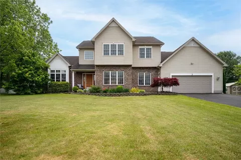 3 Coyote, Ogden, NY 14559