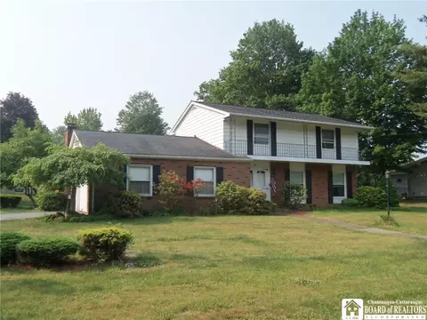 1 Westerly Dr, Pomfret, NY 14063