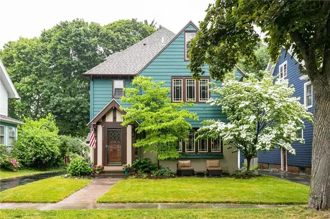 394 Rockingham St, Rochester, NY 14620