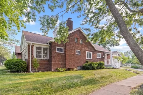 238 Crestwood Blvd, Gates, NY 14624