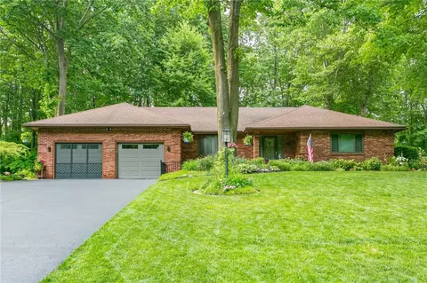 10 Woodbriar Ln, Chili, NY 14624