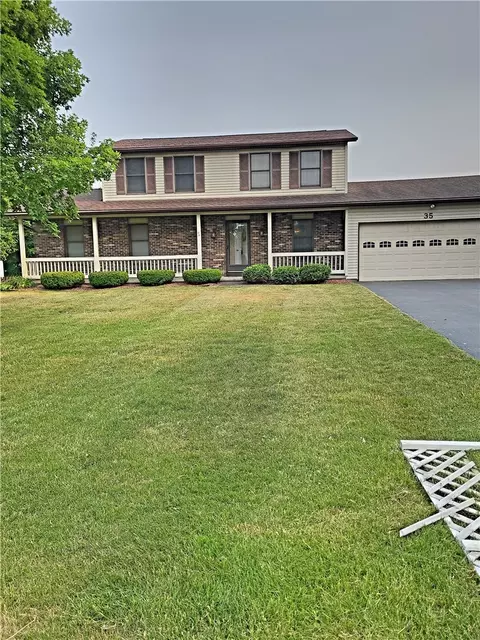 35 Bernie Ln, Ogden, NY 14624
