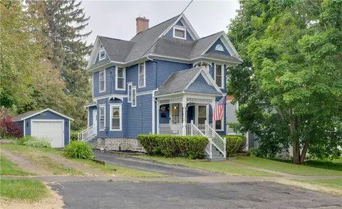 44 Elm St, Warsaw, NY 14569