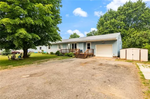 1295 Lake Rd East Frk, Hamlin, NY 14464