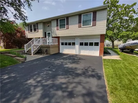 14 Linda Ln, Ogden, NY 14559