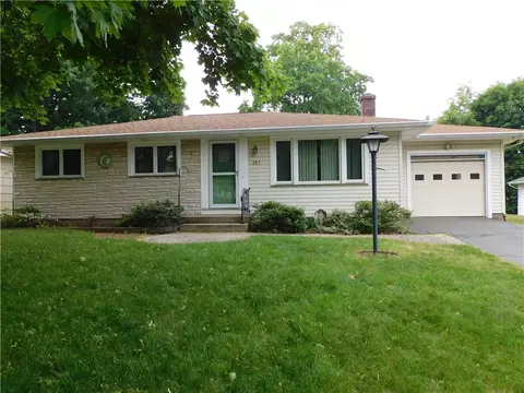 357 Sandalwood Dr, Greece, NY 14616