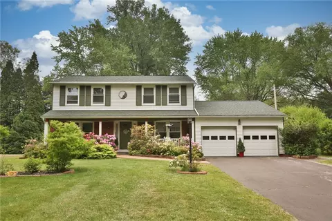 88 Callingham Rd, Pittsford, NY 14534