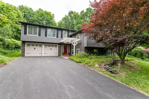 727 Wilkinson Rd, Macedon, NY 14502