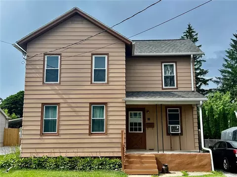 17 Walnut St, Auburn, NY 13021
