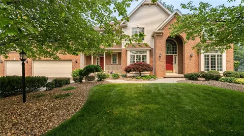 15 Blue Pine Cir, Penfield, NY 14526
