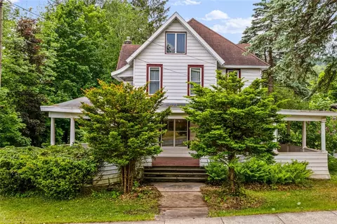 177 Walnut St, Middletown, NY 12455